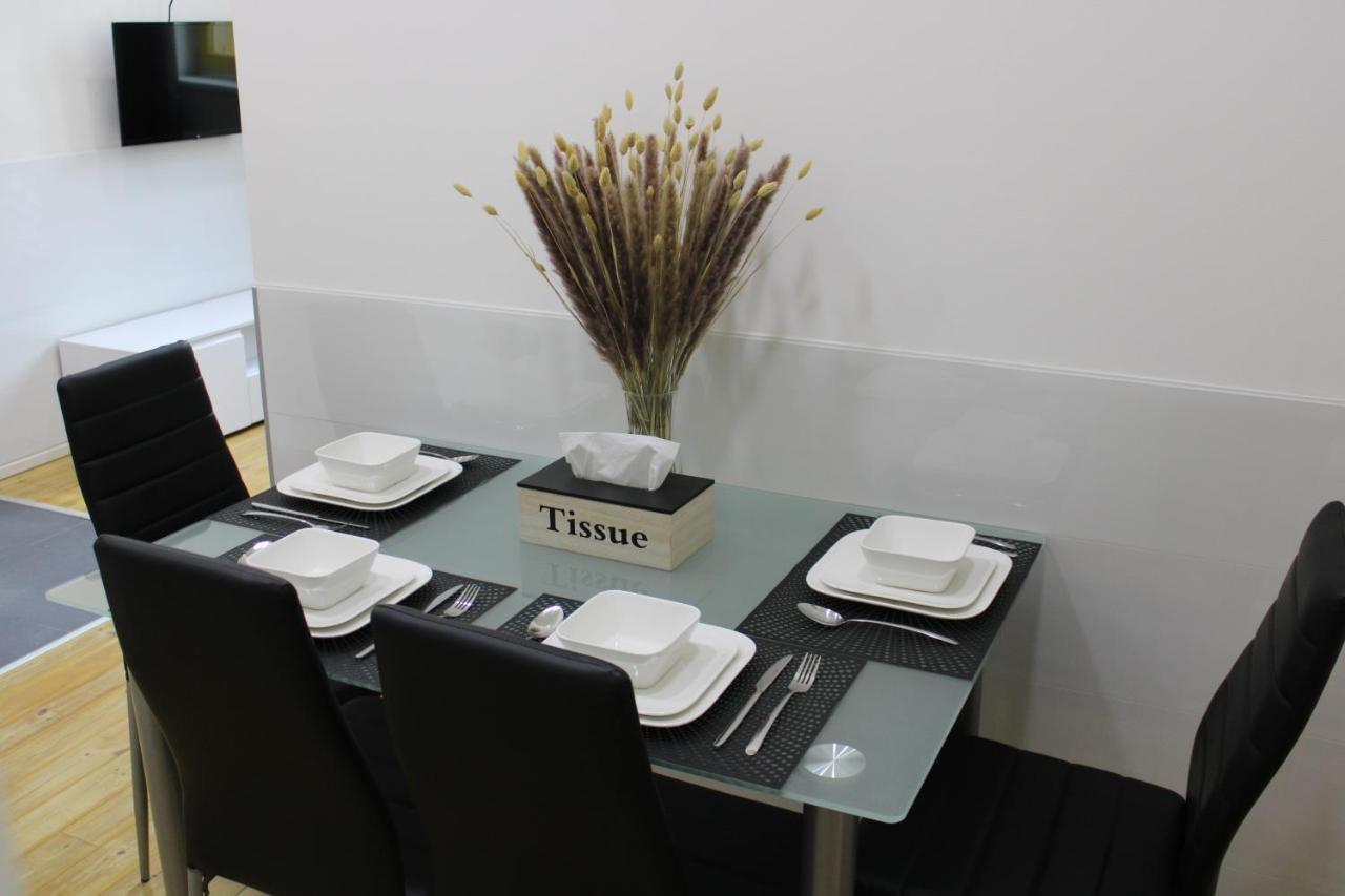 Apartment Lyly - Modern Apartment, Free Parking, Near The Metro Prag