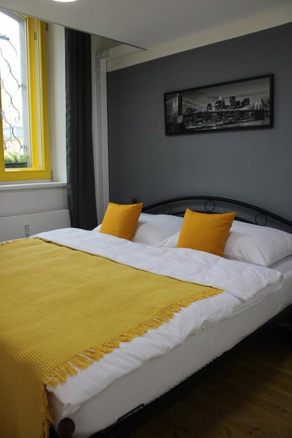 Apartment Lyly - Modern Apartment, Free Parking, Near The Metro Prag